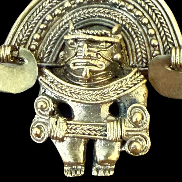 Pre-Columbian Tumbaga Cacique Chieftain With Flamboyant Headgear Scepter Pendant - Picture 4 of 4